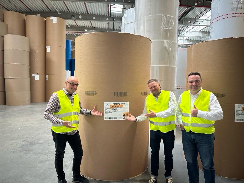 💥 🎉 🚀 Ekskluzywna premiera w Odyssey: nowa gwiazda wśród kartonów - GC2 PERFORMA NOVA prosto z papierni Stora Enso w Oulu! 🚀 🎉 💥